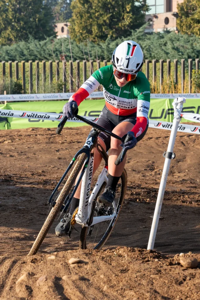 Cyclocross cykel i action